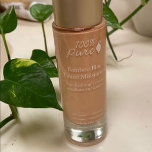 100% pure bamboo blur tinted moisturizer